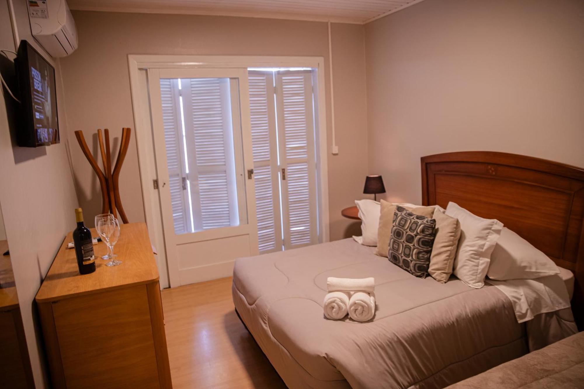 Hospedagem Vila Suica Centro Γκραμάντο Εξωτερικό φωτογραφία