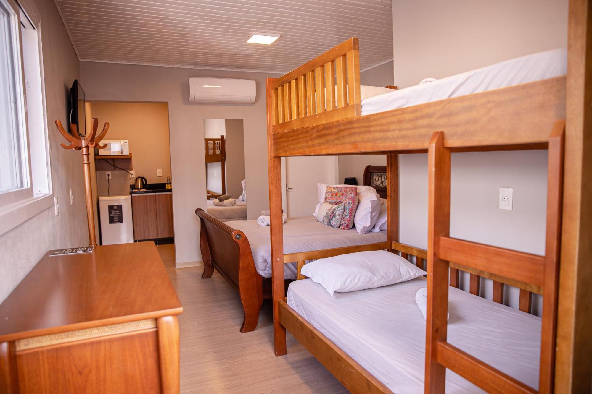 Hospedagem Vila Suica Centro Γκραμάντο Εξωτερικό φωτογραφία